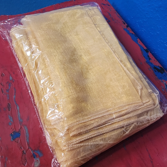 Gold organza table runners (bundle of 10) - Picture 5 of 9